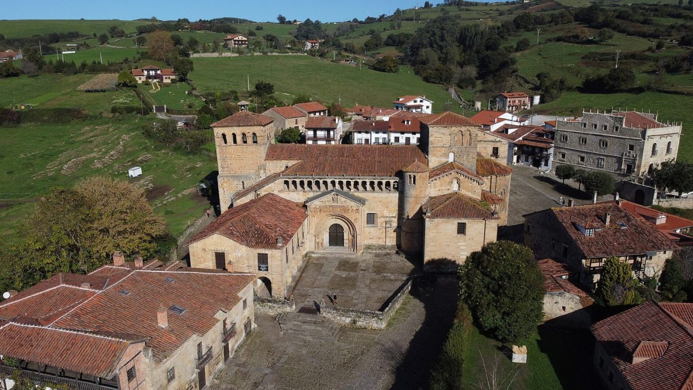 Collegiate church and cloister of St Juliana