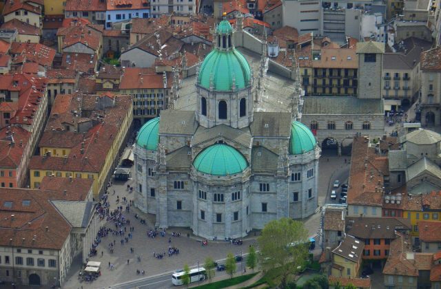 Como Cathedral